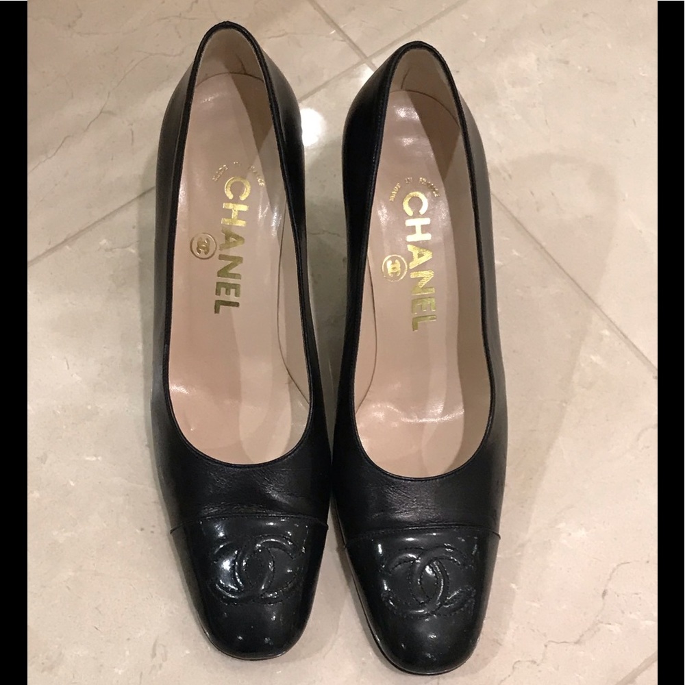 Authentic Chanel Pumps - Size: 37